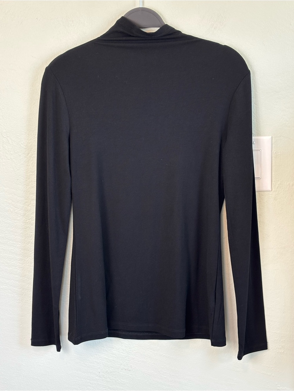 Bundle 2/$30! Like New XL Women’s Black Long-Sleeve Mock Neck Top Stretch